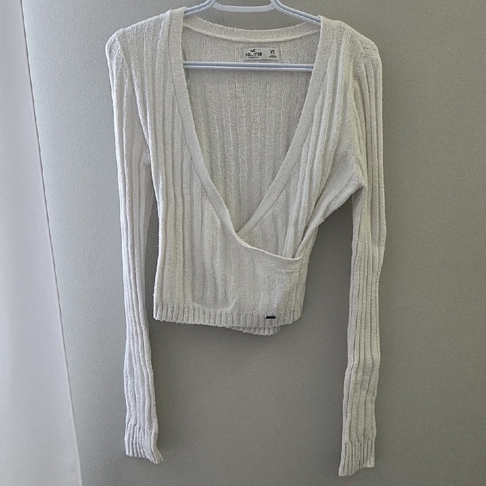 Hollister Cream Ribbed V-Neck Sweater